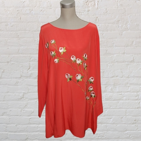 VINTAGE Dvf Floral Embroidered Silk Tunic Size 1x - Picture 2 of 15